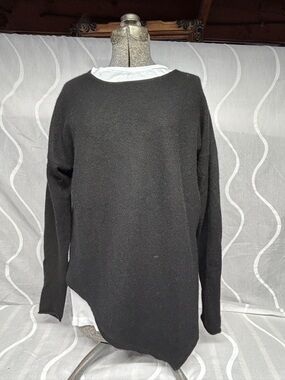 Philosophy Women’s Asymetrical Black Cashmere Sweater